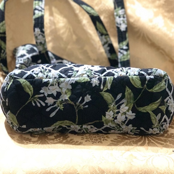 Vera Bradley Zippered Tote-Jasmyn pattern - Picture 3 of 4